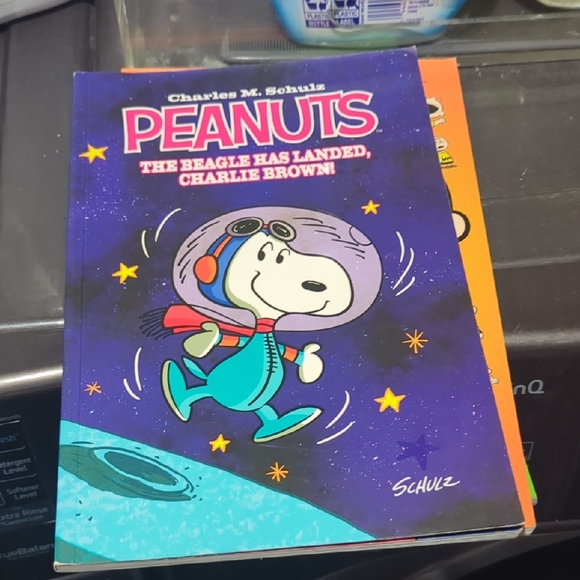 Peanuts Comic Book Set - Picture 4 of 6